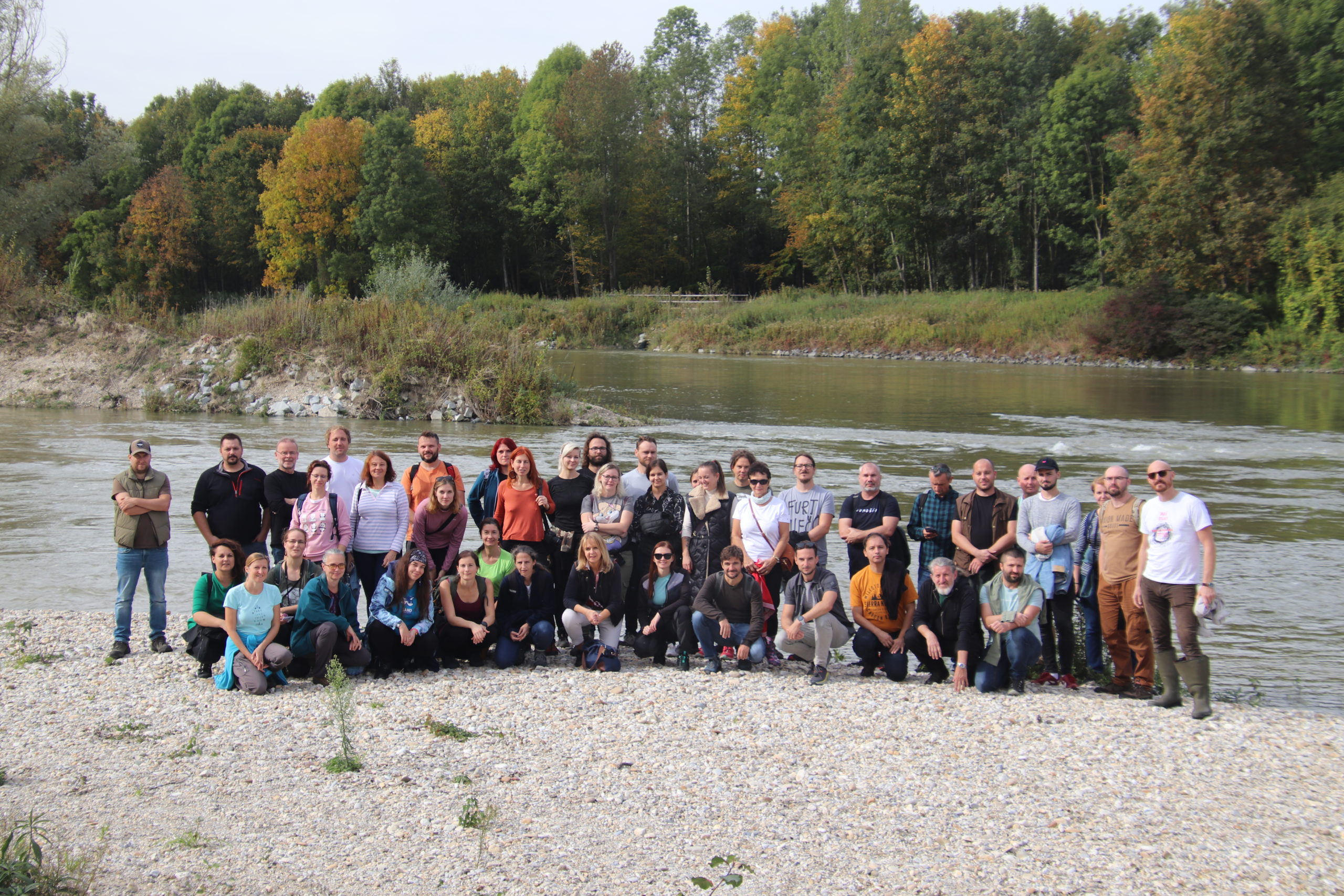 Demonstration sections of the Isar river with a number of effective measures that brought new life into the river and also supported nesting opportunities for species such as the sand martin